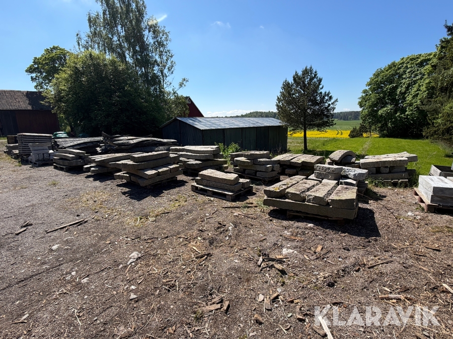 Större parti granitkantsten