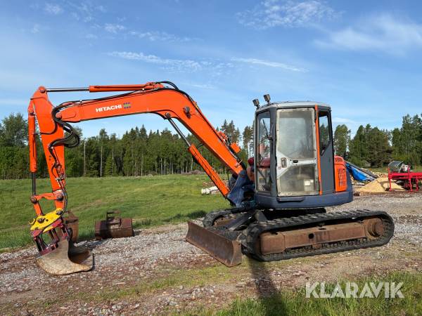 Grävmaskin Hitachi EX80U med redskap