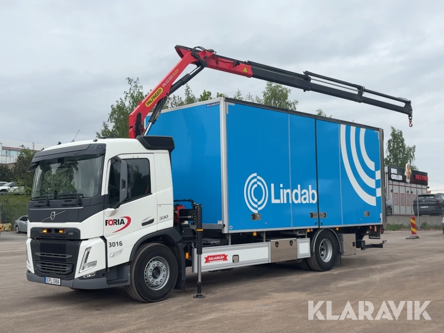 Kranbil med skåp Volvo FM 330