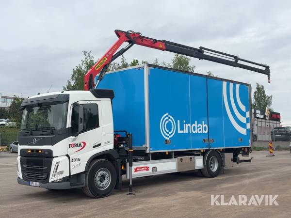 Kranbil med skåp Volvo FM 330