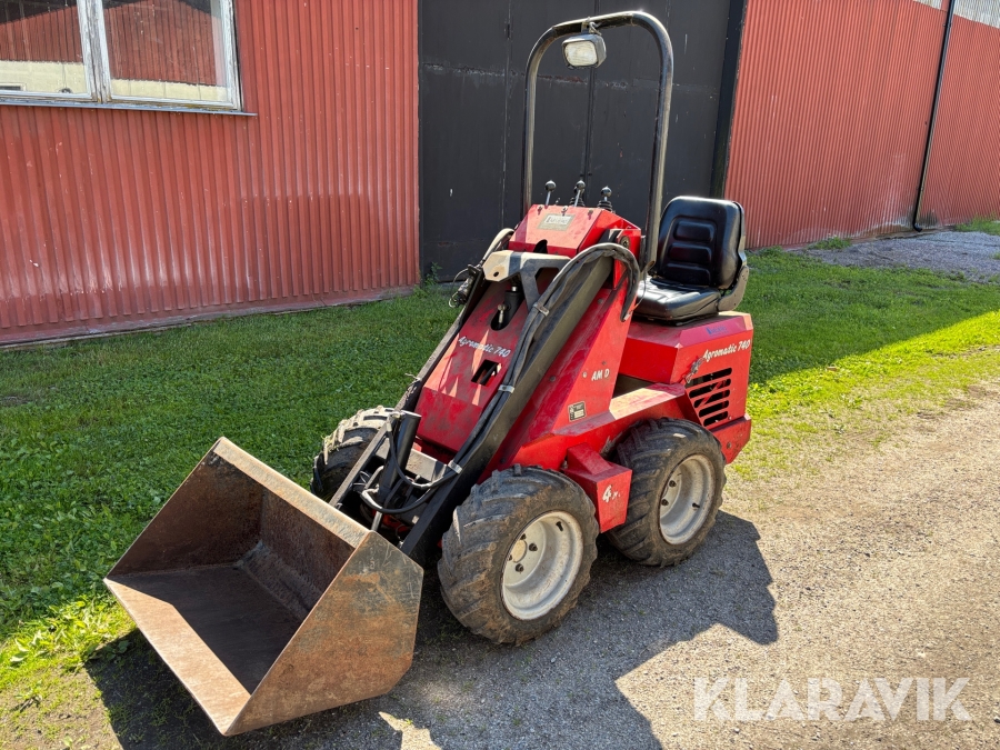 Kompaktlastare Norcar Agromatic 740 inkl redskap