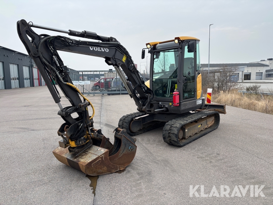 Grävmaskin Volvo ECR50D med tiltrotator och skopor