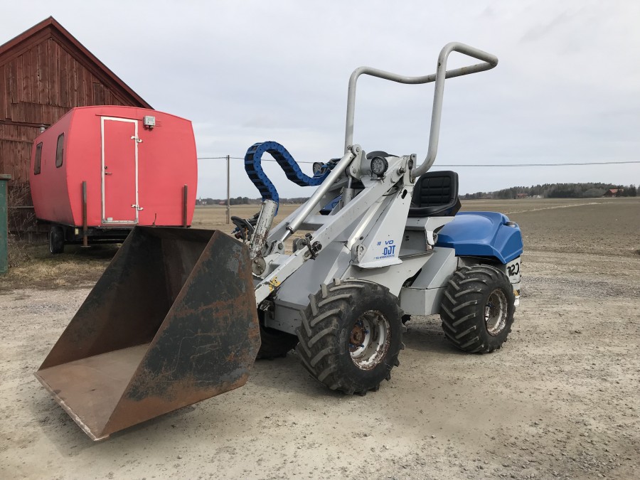 Lastmaskin / Minilastare Multione med redskap