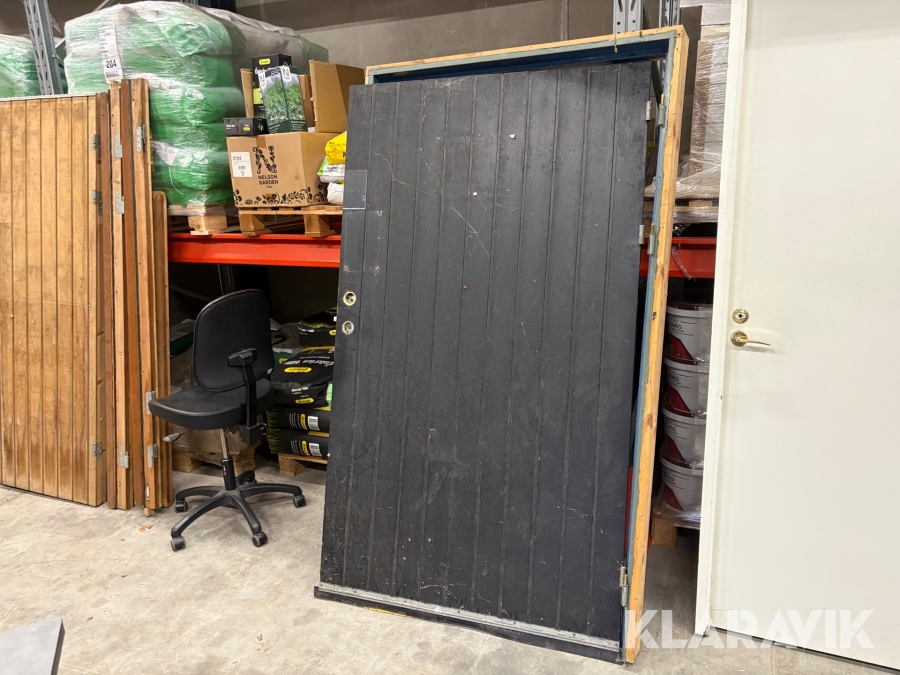 Förrådsdörr 12 x 20