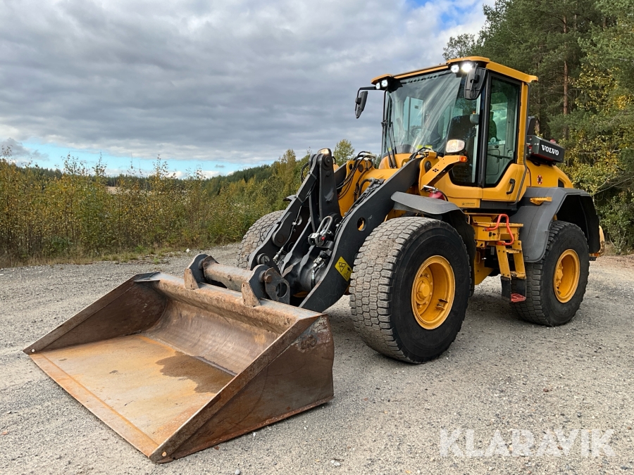Hjullastare Volvo L60H med skopa och gafflar