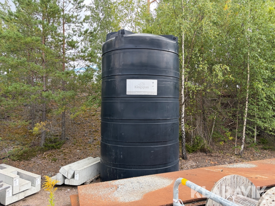 Bufferttank med tryckstegringspump Kingspan Aquabank