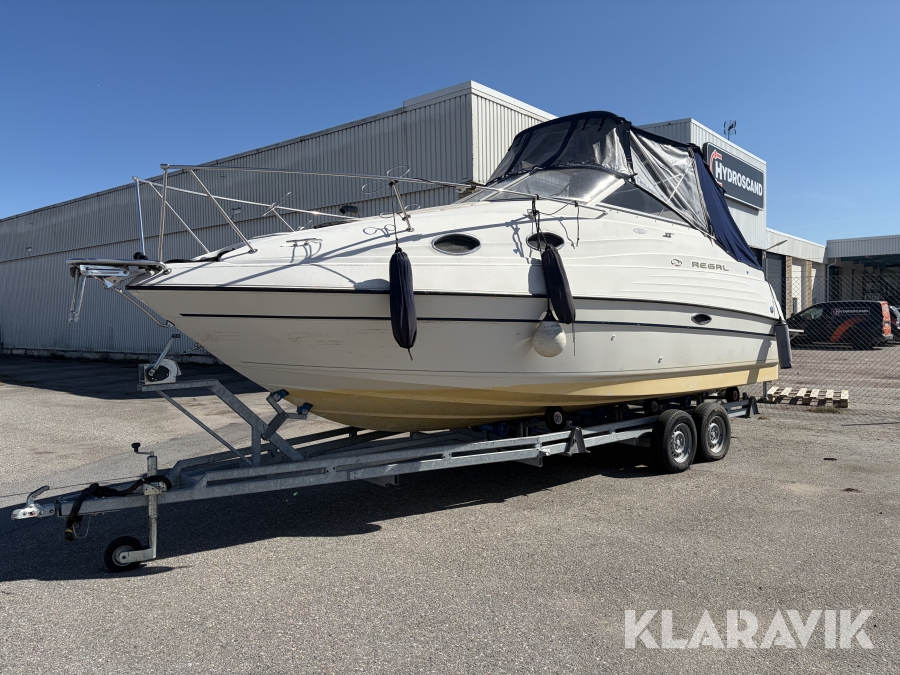 Båt Regal 242 Commodore