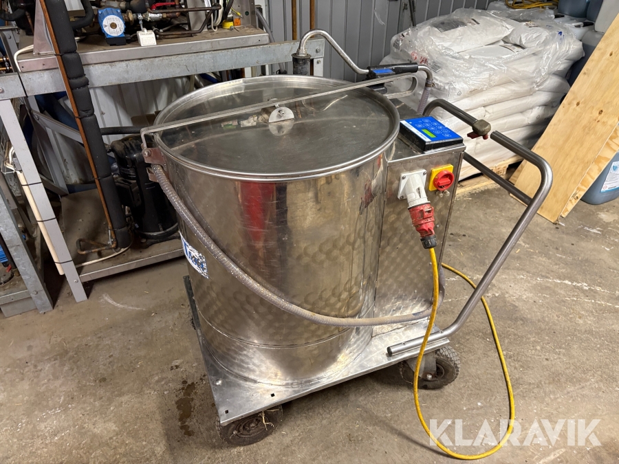 Mjölktaxi Holm & Laue 220L med drift