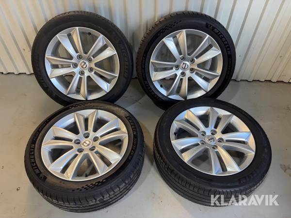Sommarhjul Michelin Pilot sport 5 225/50 r17 med Volvo fälg