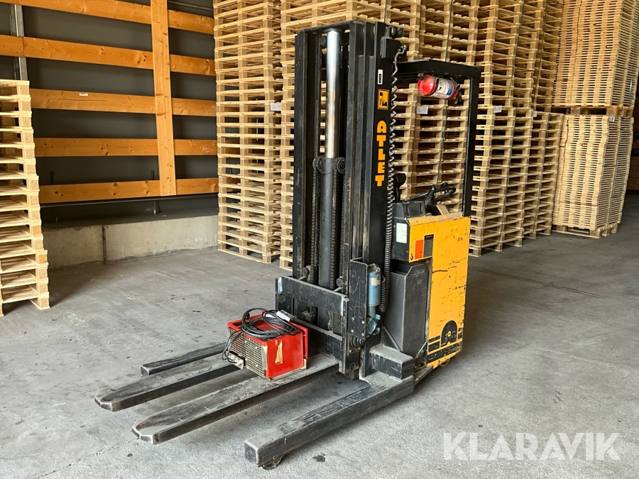 Eldriven led- eller sittstaplare Atlet BTFE