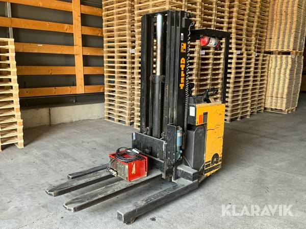 Eldriven led- eller sittstaplare Atlet BTFE