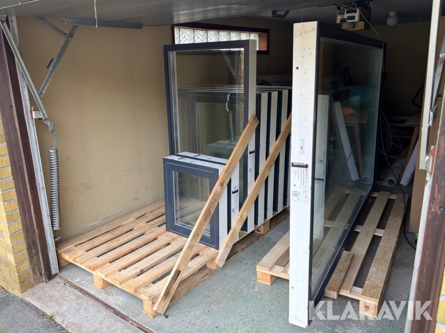 Fönster & altandörrar Mockfjärds vit/antracit, 12 st totalt- år 2023