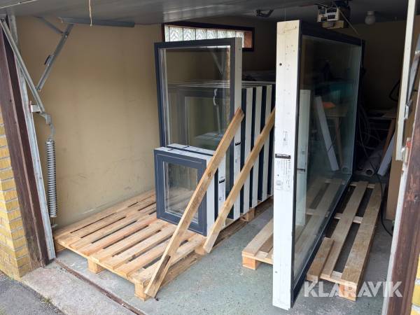 Fönster & altandörrar Mockfjärds vit/antracit, 12 st totalt- år 2023