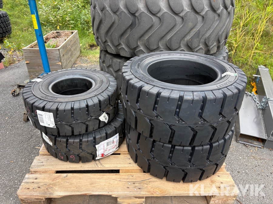Truckdäck B.K.T 225/75-10 & 28x12.5-15