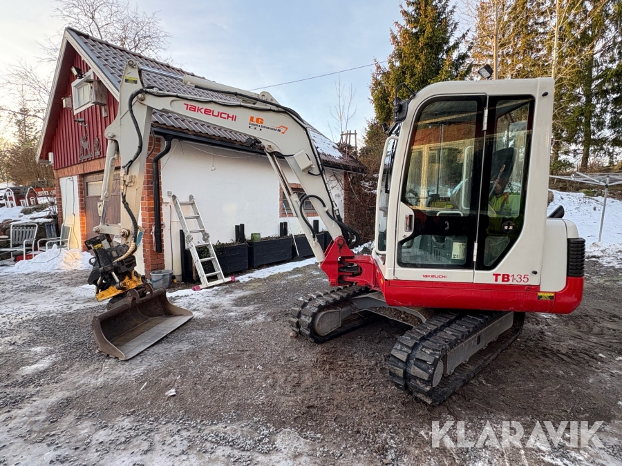 Grävmaskin Takeuchi TB135 med tiltrotator och redskap