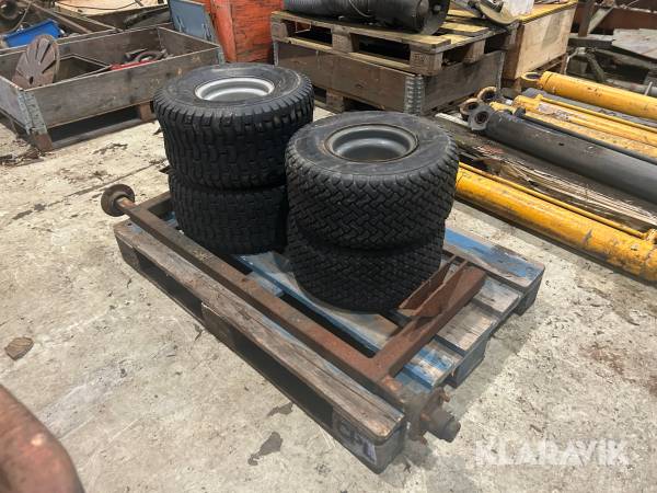 2 par hjul med en axel