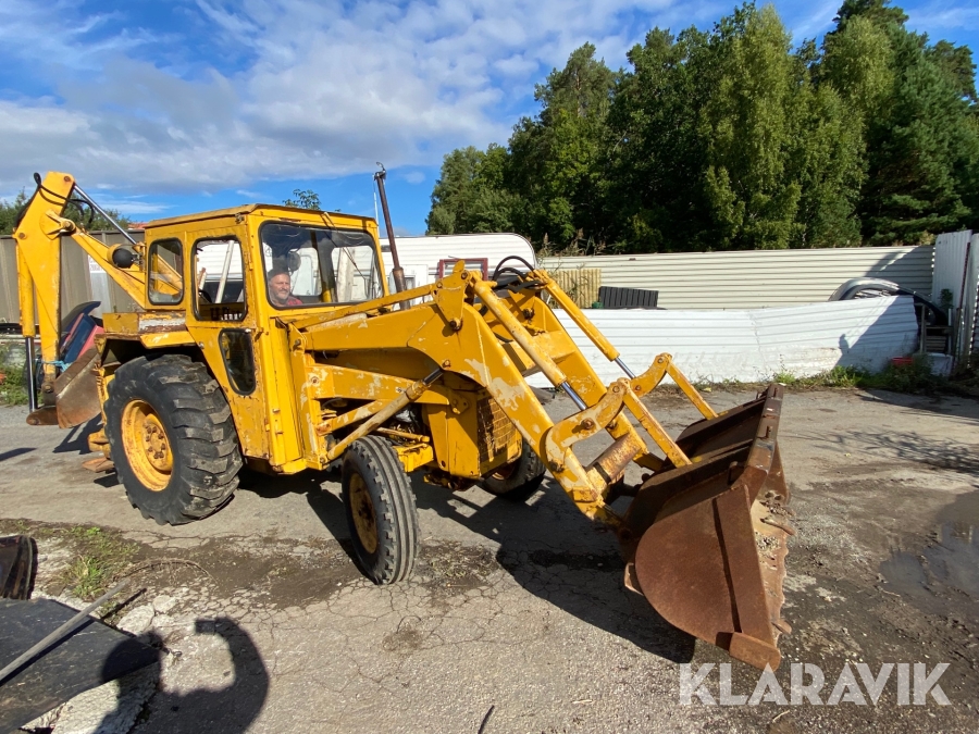 Traktorgrävare Massey Ferguson