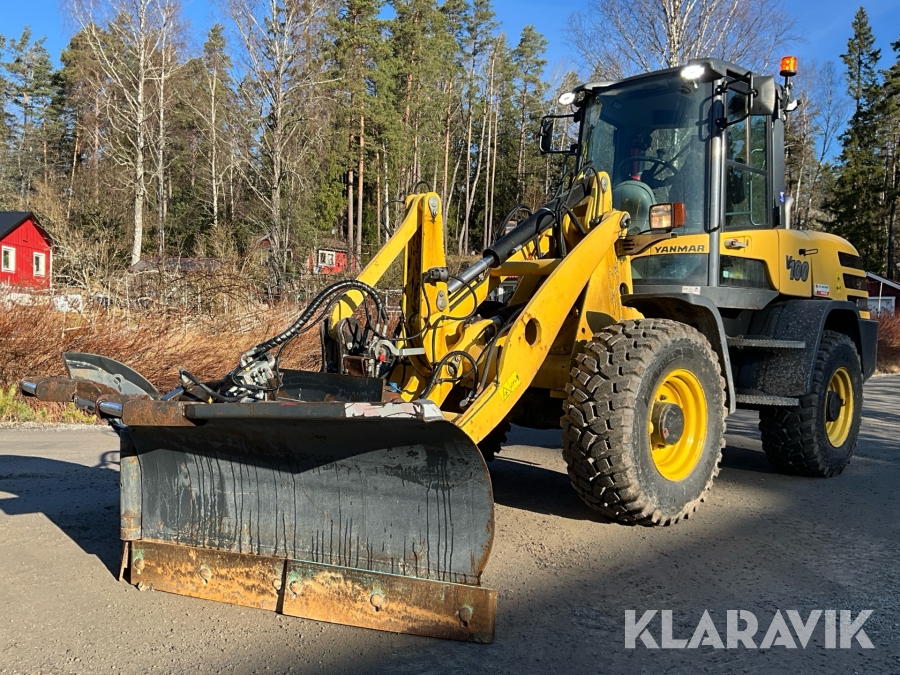 Hjullastare Yanmar V100 med vikplog och redskap