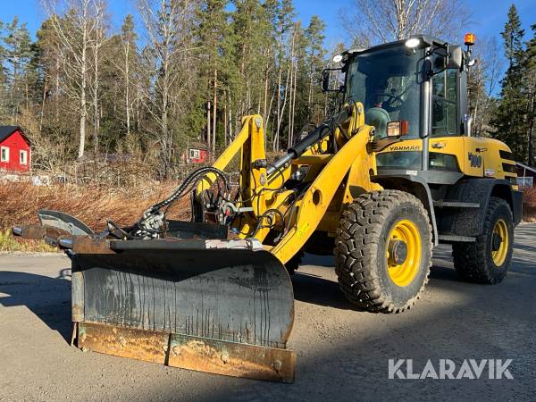 Hjullastare Yanmar V100 med vikplog och redskap