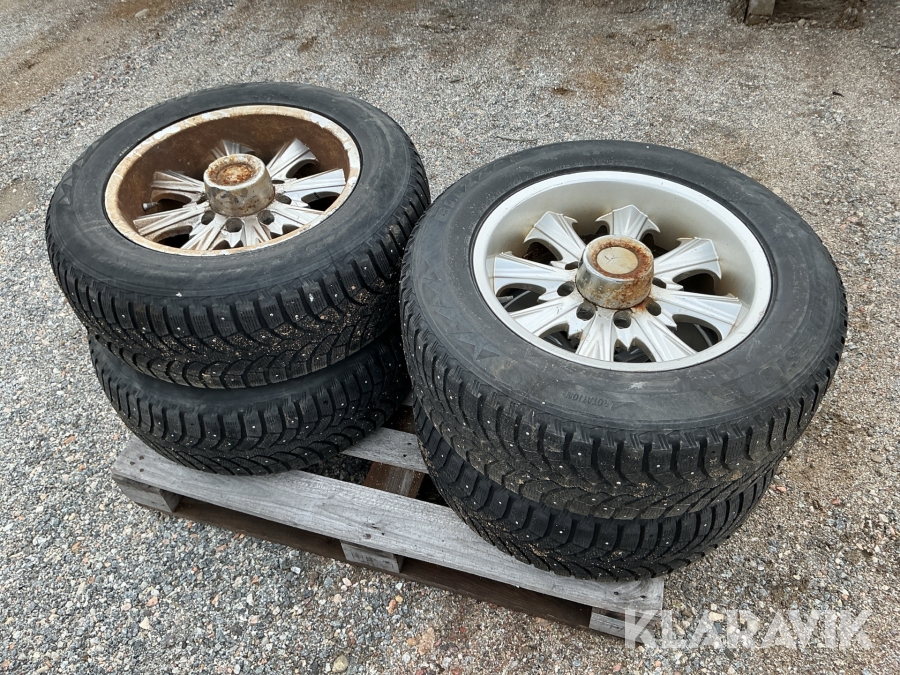 Vinterdäck med fälg Bridgestone 265/60R18 4st dubbade