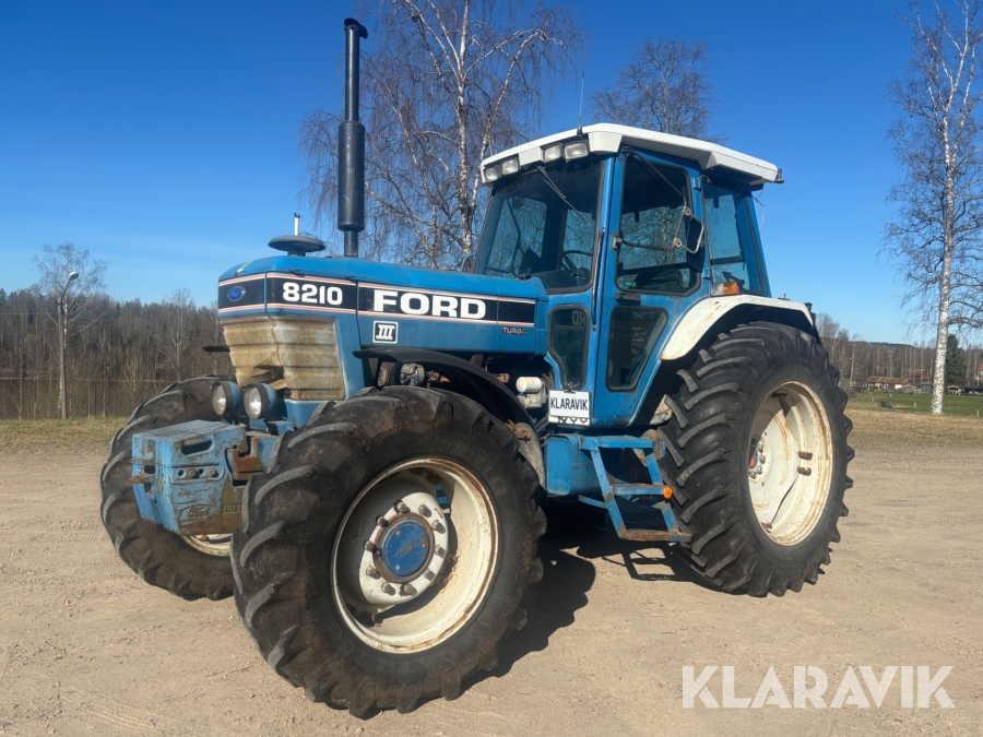 Traktor Ford 8210 4WD Turbo
