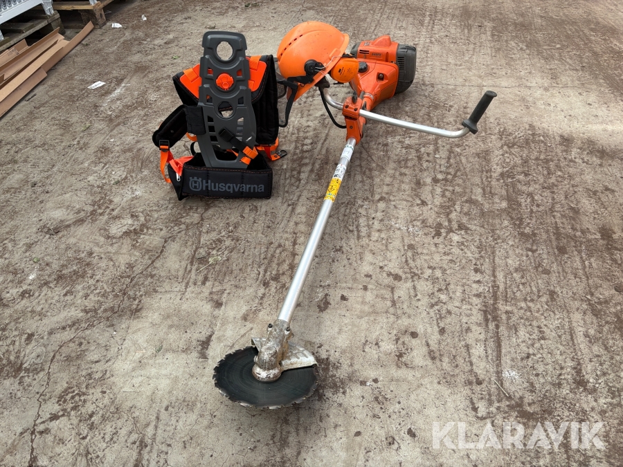 Röjsåg Husqvarna 545 FX Auto Tune med sele hjälm och klinga