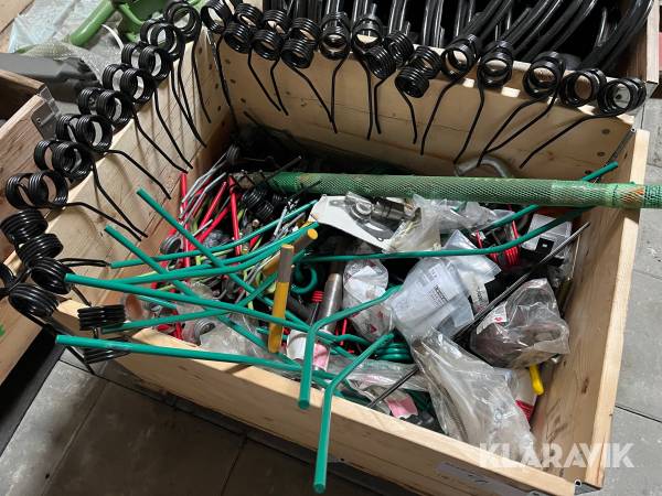 Diverse lantbruksdelar Kverneland & Massey Ferguson