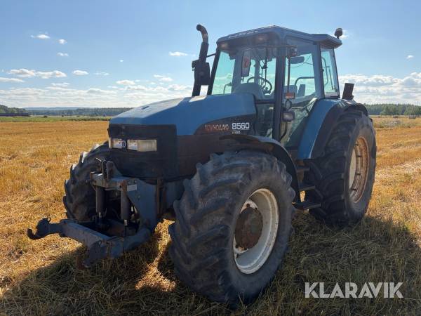 Traktor New Holland 8560 4WD