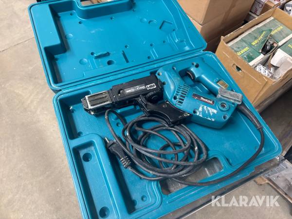 Gipsautomat Makita 6833