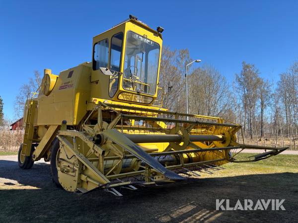 Skördetröska New Holland Clayson 1530 med Dubbelmontage