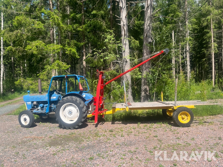 Veterantraktor Ford Dexta 2000 med redskap