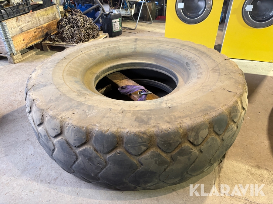 Entreprenaddäck Michelin 18R25