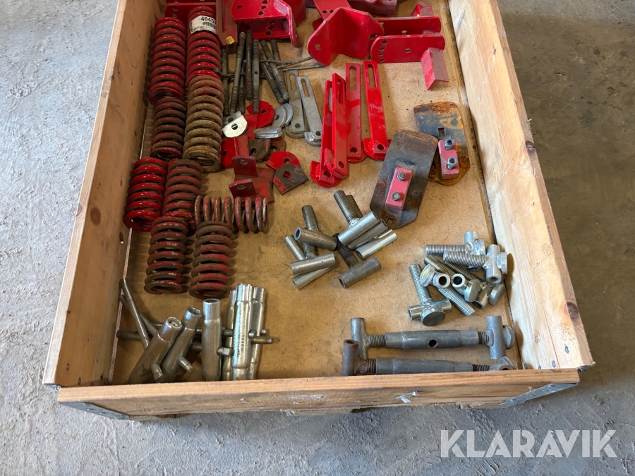 Diverse reservdelar till Väderstad harv