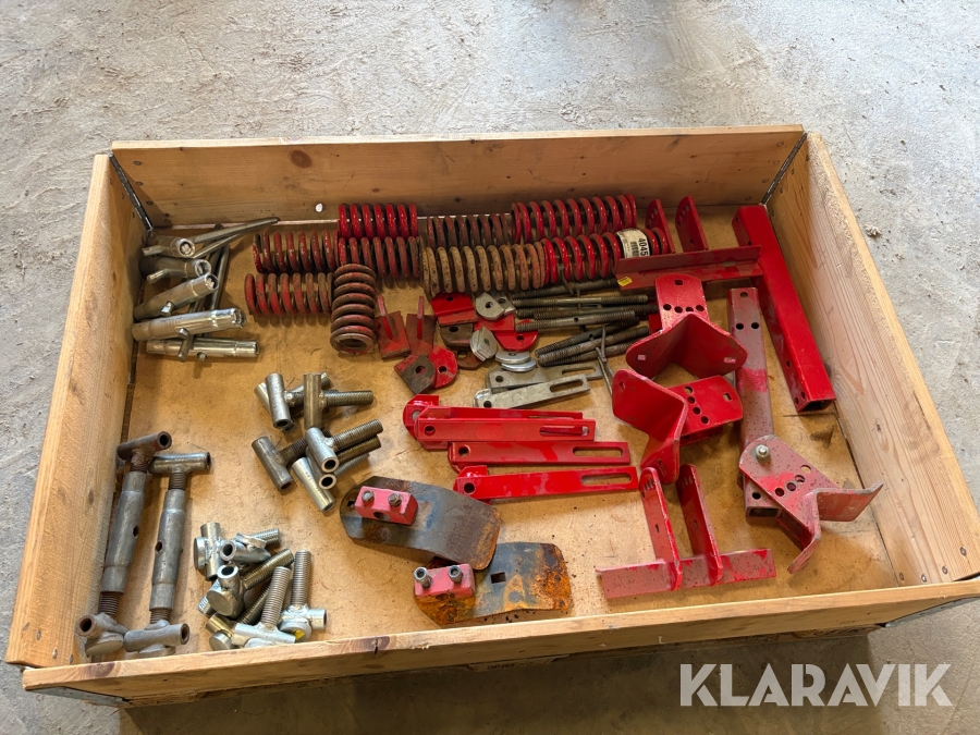 Diverse reservdelar till Väderstad harv