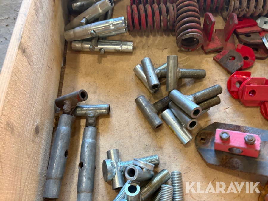 Diverse reservdelar till Väderstad harv