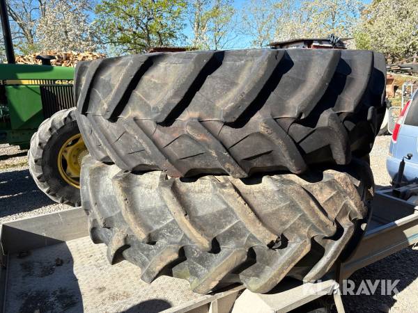 Dubbelmontage Pirelli 20,8 R38