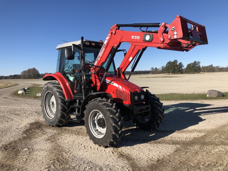 Traktor Massey Ferguson 5435 Dyna-4
