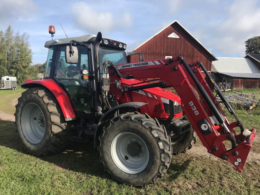 MF 5410 med Lastare