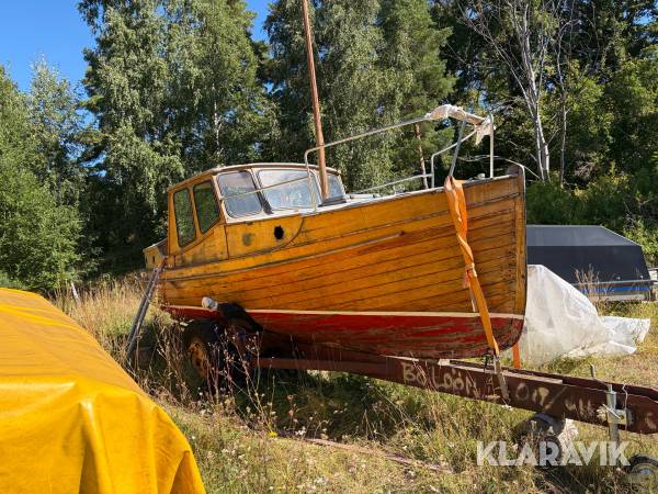 Träbåt Pettersson Snipa 1924 med båtsläp