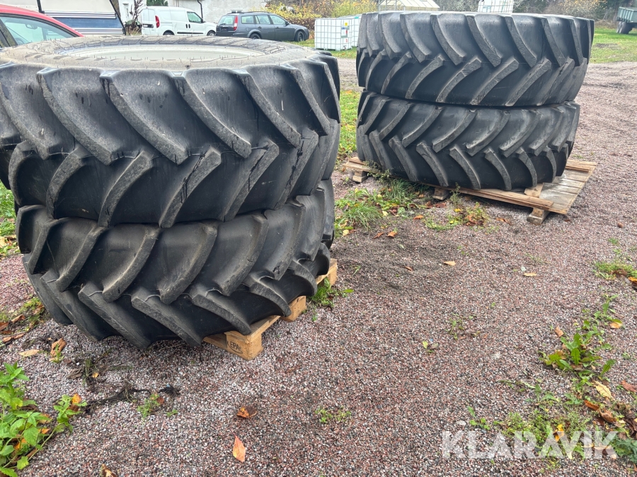 Kompletta hjul Mitas för Valtra