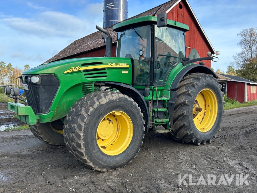 Traktor John Deere 7920