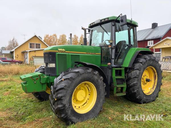 Traktor John Deere 7700