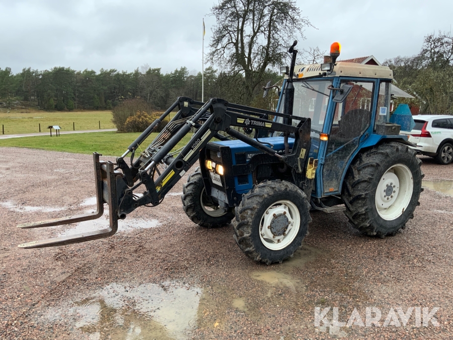 Traktor New Holland 3435 4x4 med lastare