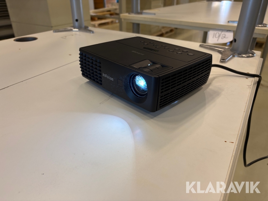 Projektor Infocus IN1100 & duk