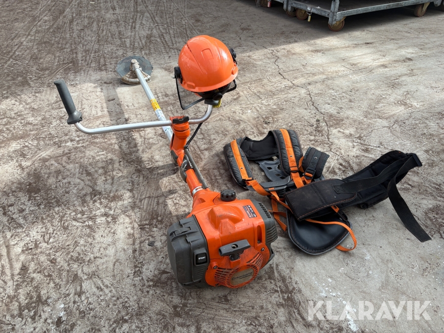 Röjsåg Husqvarna 545 FX Auto Tune med sele hjälm och  klinga