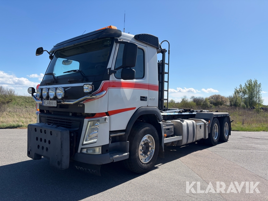 Lastväxlare Volvo FM 420 plogutrustad