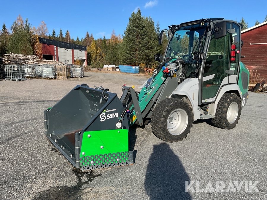 Kompaktlastare Kramer KL14.5 med många redskap