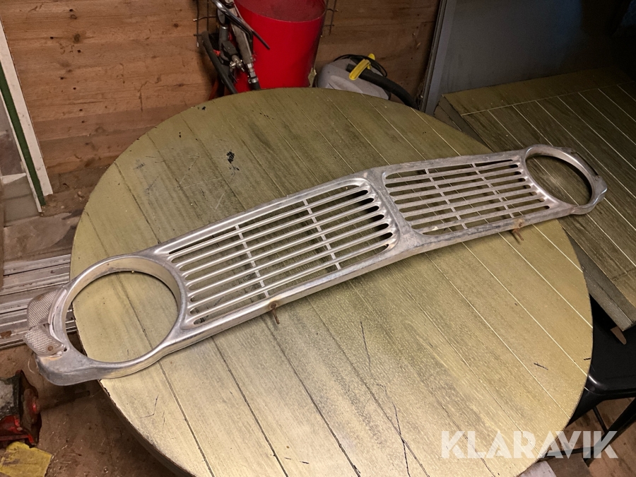 Grill Volvo 140 serien