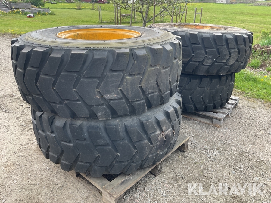 Entreprenadhjul Bridgestone 20.5-25 4st med fälg