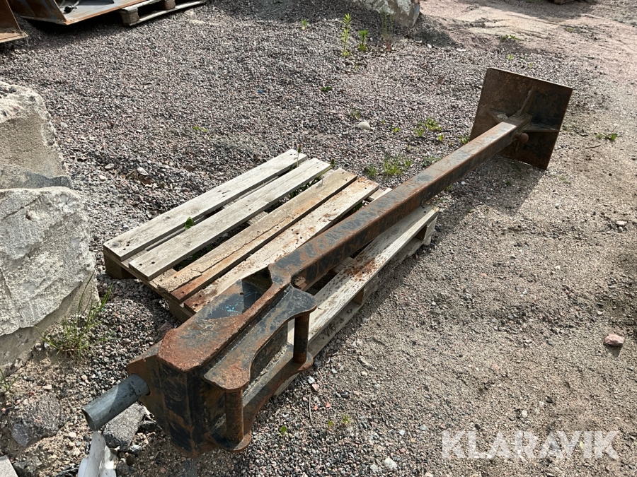 Tryckbalk S40 fäste